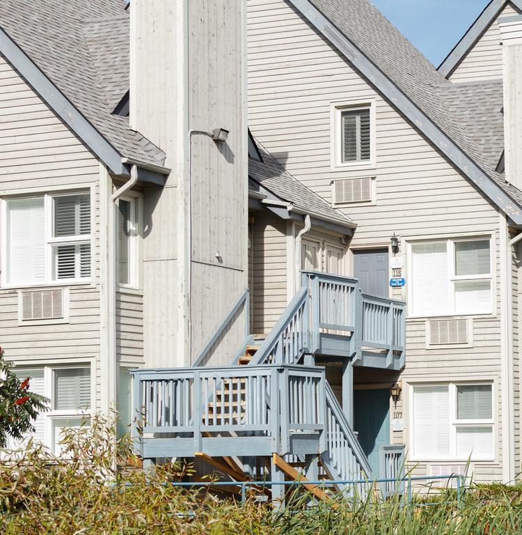 Condo Loft At Blue Mountain Блу-Маунтинс Экстерьер фото